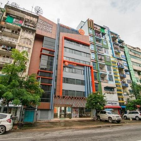 Eastern Hotel Yangon Extérieur photo