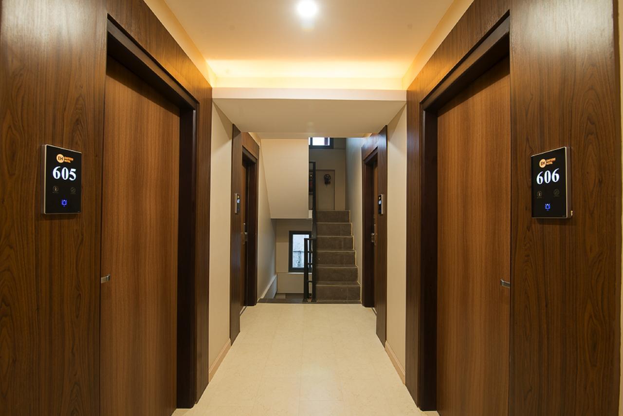 Eastern Hotel Yangon Extérieur photo
