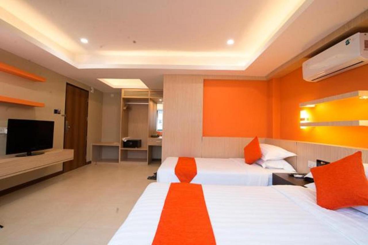 Eastern Hotel Yangon Extérieur photo